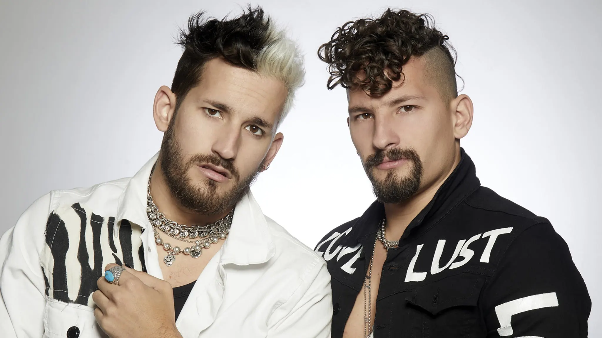 MAU Y RICKY EMBRACE REGIONAL MEXICAN MUSIC WITH CARIN LEÓN IN NEW SONG AND VIDEO “LLORAR Y LLORAR”